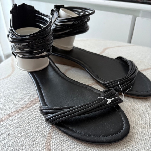 Black vegan leather sandal (kitten heel platform) - Picture 3 of 6
